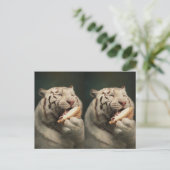 Carte Postale Sweet White Tiger Postcard – Whimsical Art (Debout devant)