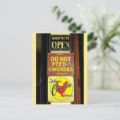 Carte Postale Symbole amusant des dîners de poulet (Debout devant)