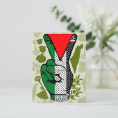 Carte Postale Symbole triangle rouge de résistance à la main du  (Debout devant)