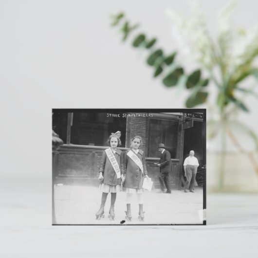 Carte postale Sympathisants de grève (Debout devant)