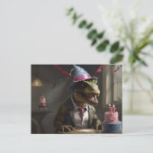 Carte Postale T-rex avec chapeau d'anniversaire (Debout devant)