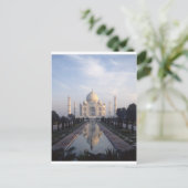 Carte Postale Taj Mahal : Réflexion en Agra, Uttar Pradesh, Inde (Debout devant)