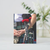Carte Postale Tartan Bagpipes (Debout devant)