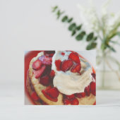 Carte Postale Tarte aux fraises (Debout devant)