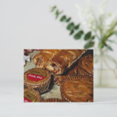 Carte Postale Tartes de porc et rouleaux de saucisse (Debout devant)