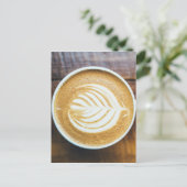 Carte Postale Tasse de café au lait avec mousse en forme de feui (Debout devant)