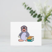 Carte Postale Taupe avec lunettes et livres (Debout devant)