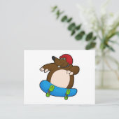 Carte Postale Taupe en patineur avec planche à roulettes et casq (Debout devant)