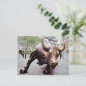 Carte Postale Taureau de Wall Street (Debout devant)