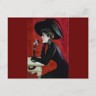 Carte Postale Téléphone vintage femme robe noire casquette dame
