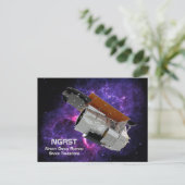 Carte Postale Télescope spatial romain Nancy Grace (Debout devant)