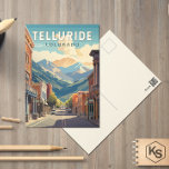 Carte Postale Telluride Colorado Travel Art Vintage<br><div class="desc">Telluride design de voyage rétro vectoriel dans un style emblème. Telluride,  une ancienne ville minière victorienne située dans les Rocheuses du Colorado,  est située dans un canyon boisé au milieu de sommets boisés,  au pied d'une station de ski et de golf populaire.</div>
