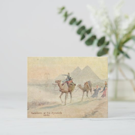 Carte Postale Tempête de sable aux pyramides (Debout devant)