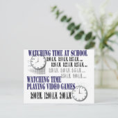 Carte Postale temps de visionnage à l'école joueur de jeux vidéo (Debout devant)