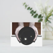 Carte Postale Tenir à la main un bol vide (Debout devant)