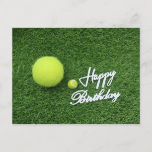 Carte Postale Tennis Joyeux anniversaire et boules sur herbe ver