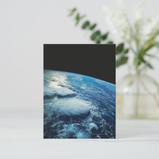 Carte Postale Terre de l'espace 27 (Debout devant)