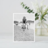 Carte Postale Tête De Foule Sur La Plage (Debout devant)