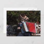 Carte Postale The accordian player postcard (Devant / Derrière)