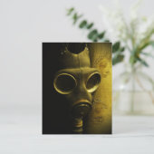 Carte Postale The Gas mask (Debout devant)
