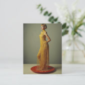 Carte Postale The Spaghetti Dress Woman on Red Platter (Debout devant)