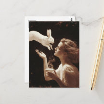 Thé surréaliste avec le lapin blanc sépia