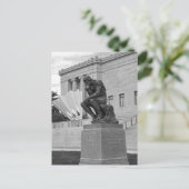 Carte Postale The Thinker et The Shuttlecock, Kansas City B/W (Debout devant)