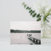 Carte Postale Thelma sur le quai (Debout devant)