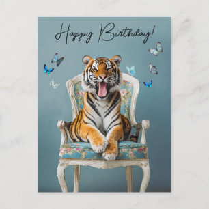 Carte Postale Tigre assis sur une chaise vintage papillons bleus