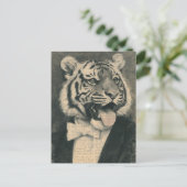 Carte Postale Tigre dans un collage Tux (Debout devant)