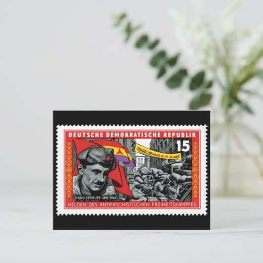 Carte Postale Timbre DDR commémorant Hans Beimler (Debout devant)