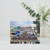 Carte Postale Toit d'entrée aux grottes de Batu (Debout devant)