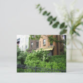 Carte Postale Toit et jardin jaune (Debout devant)