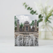 Carte Postale Tombeau à Hue Graveyard, Vietnam (Debout devant)