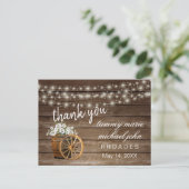 Carte Postale Tonneau en bois rustique et fleur blanche (Debout devant)