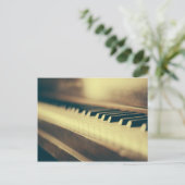 Carte Postale Touches de piano (Debout devant)