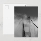 Carte Postale Tour du pont Golden Gate entourée de brouillard (Devant / Derrière)