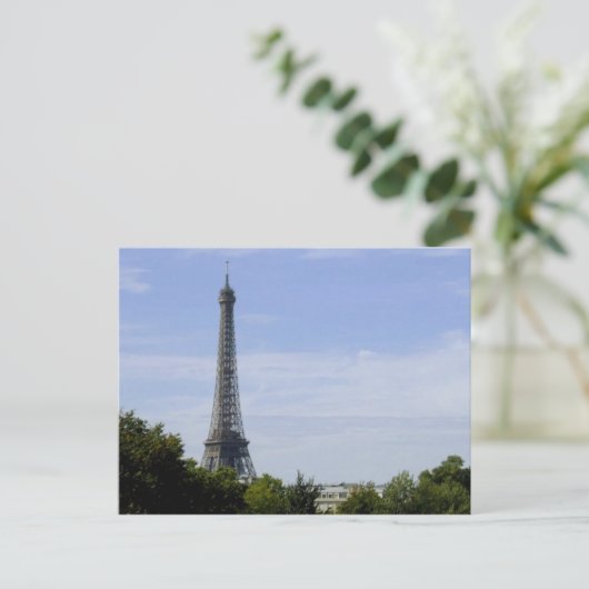 Carte postale Tour Eiffel (Debout devant)