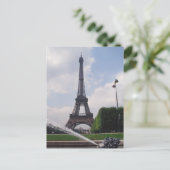 Carte Postale Tour Eiffel (Debout devant)