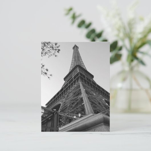 Carte Postale Tour Eiffel (Debout devant)