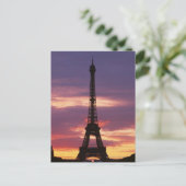 Carte Postale Tour Eiffel 2 (Debout devant)