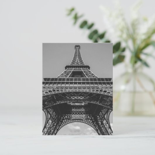 Carte Postale Tour Eiffel à Paris (Debout devant)