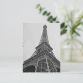 Carte Postale Tour Eiffel noir et blanc à Paris (Debout devant)