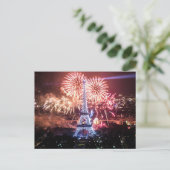 Carte postale Tour Eiffel, Paris France (Debout devant)