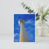 Carte Postale tour télévisée bleue (Debout devant)
