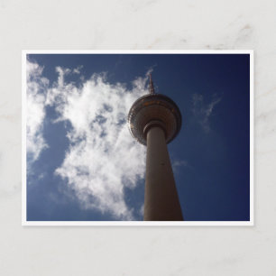 Carte Postale tour télévisée nuages