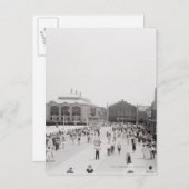 Carte Postale Touristes de station de vacances sur l'esplanade (Devant / Derrière)