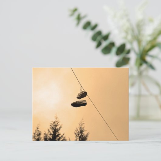 Carte Postale Tournage de chaussures (Debout devant)