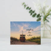 Carte Postale Tout a une place (Debout devant)