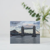 Carte Postale Tower Bridge (Debout devant)